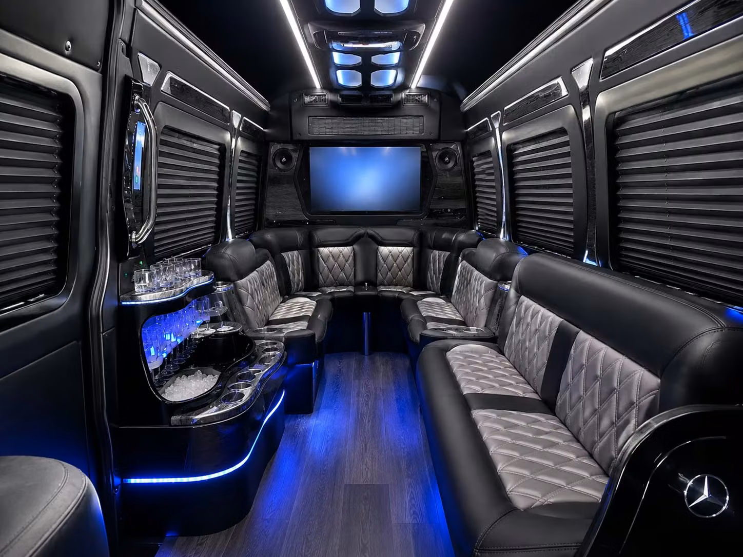 group airport shuttles to and from eppley airfield in omaha