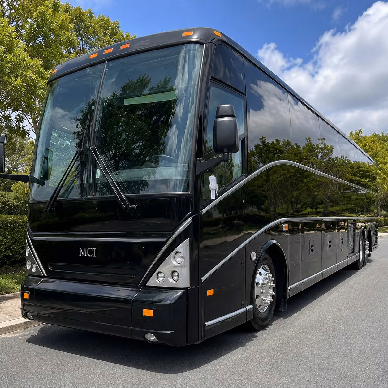 omaha wedding shuttle bus rentals that keep your guests on schedule